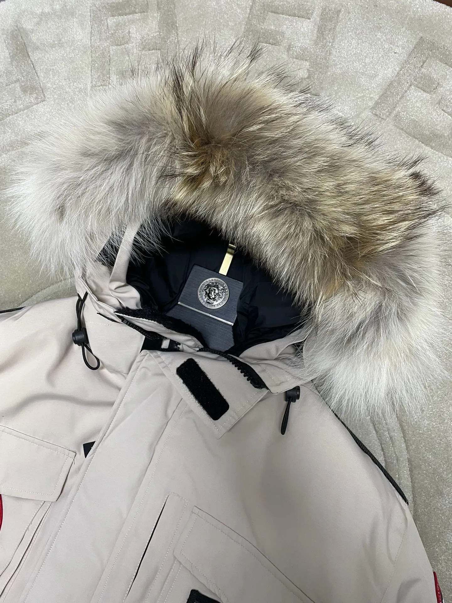 CANADA GOOES 10 Factory : . . . .Premium ， Drop Shipping！ Snow Mantra 10 ， ， 。 。 ， 。 21 ，TC 85 ， Wear-Resistant。 90 . 100% nylon ， ， ！ YKK ，YKK ， 。3M ， 。 : ， 。 ， · · Quality· ！ SIZE:XS-XXL